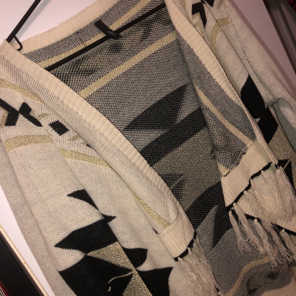 Aztec Pattern Fringe Cardigan - Picture 3 of 4